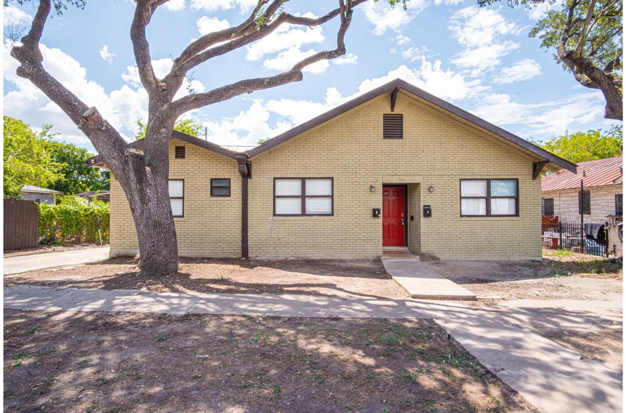 Modern Living 3br2ba Close To Amazing Downtown